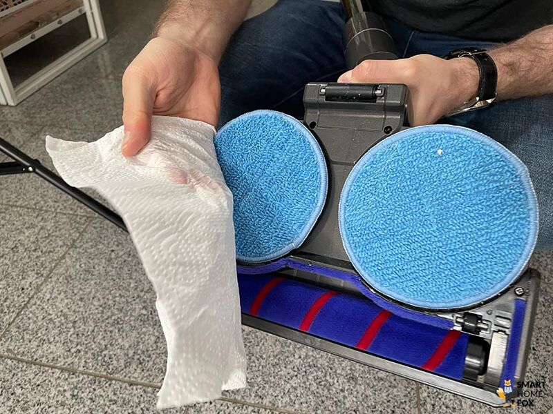 Nach dem Saugen und Wischen der Haferflocken, mit dem Ancocs WIschaufsatz